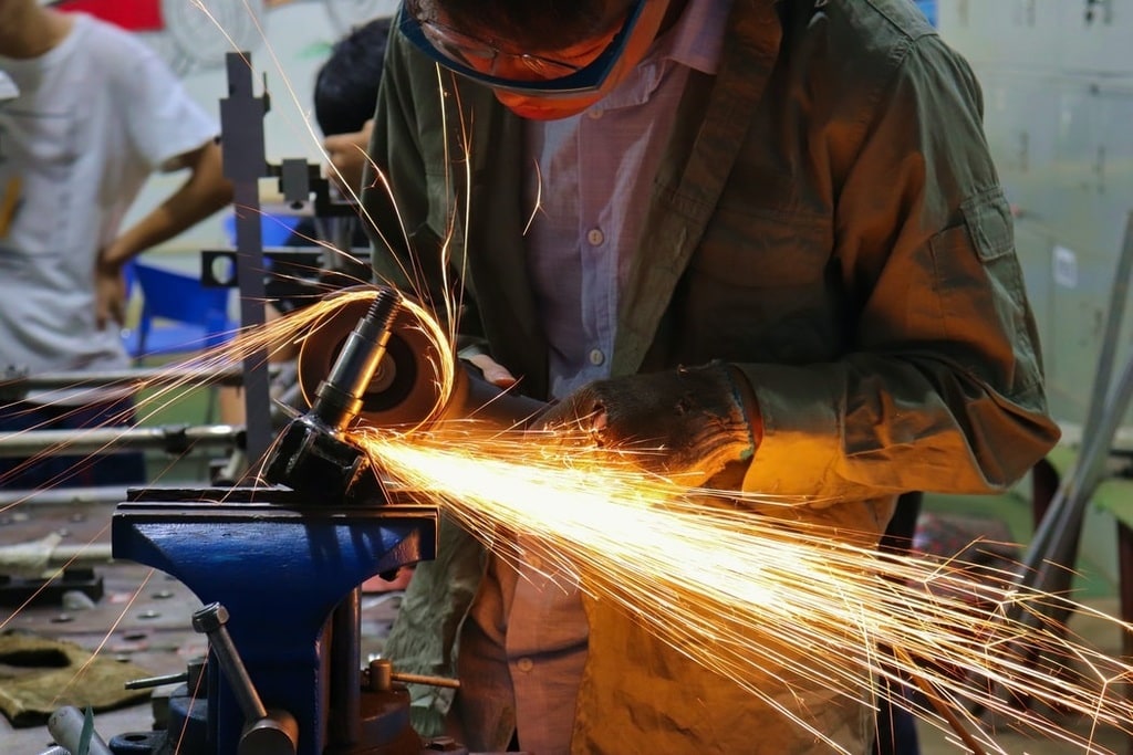 Les avantages de la sous-traitance en métallerie industrielle